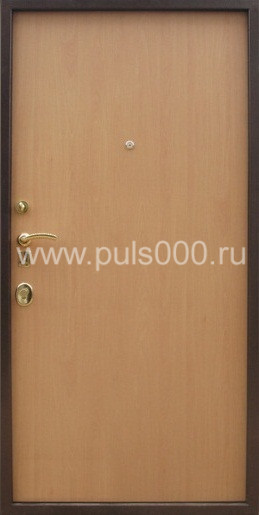 Металлическая дверь с порошковым напылением PR-39 + ламинат, цена 20 000  руб.