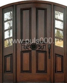 Входная арочная дверь c боковым остеклением и массивом АР-37, цена 110 000  руб.
