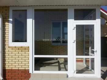 Входная дверь для дачи стеклянная белая ST-002
