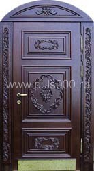 Металлическая арочная дверь с резьбой и массивом АР-1, цена 120 000  руб.